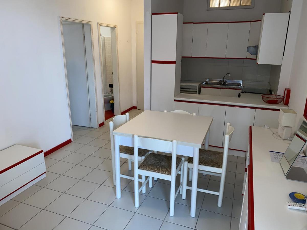 Residence Cristallo - Sabbiadoro Lignano Sabbiadoro Eksteriør bilde