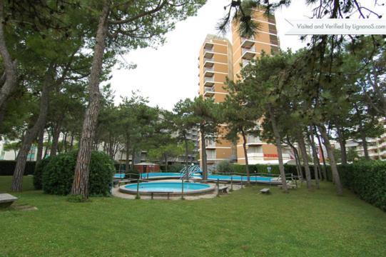 Residence Cristallo - Sabbiadoro Lignano Sabbiadoro Eksteriør bilde
